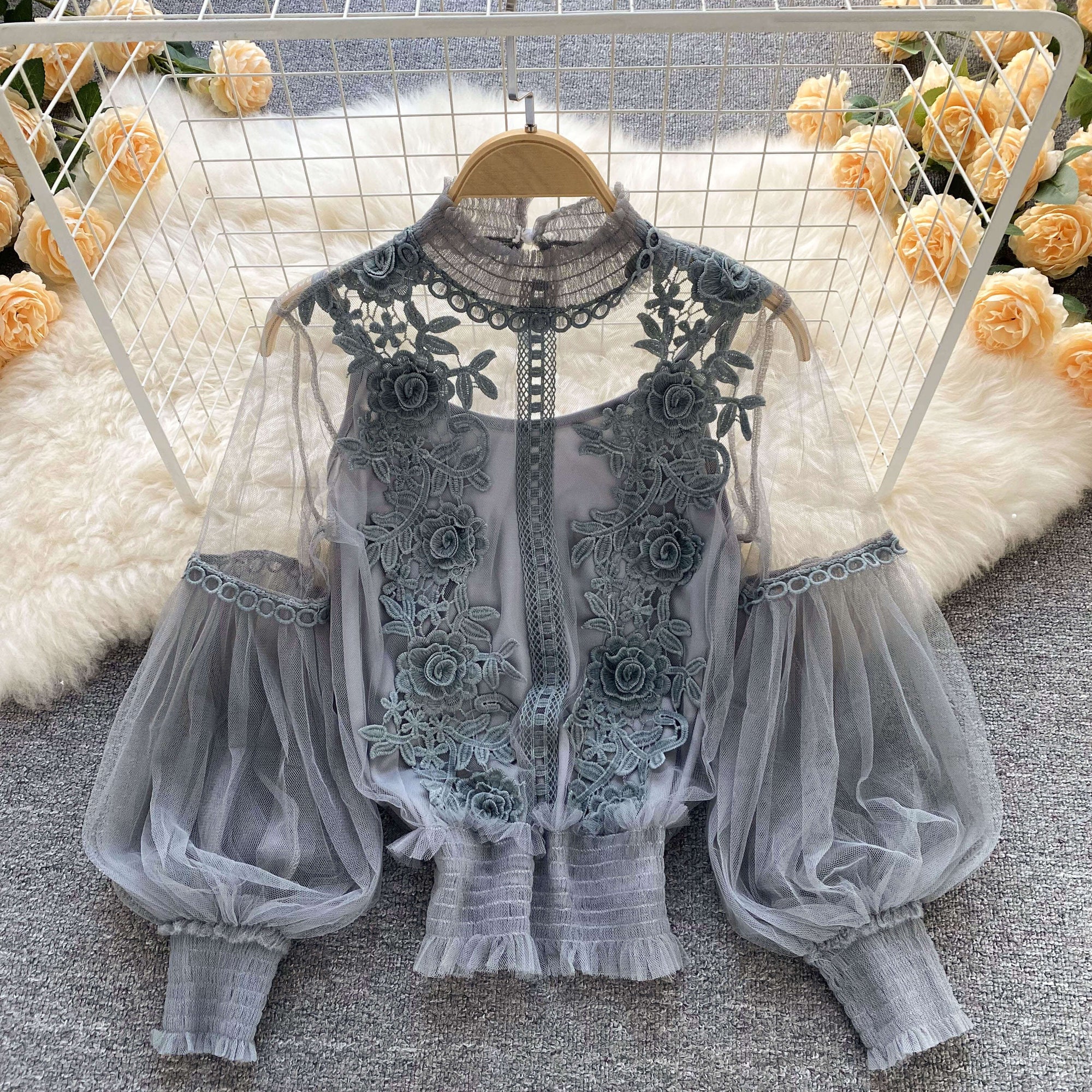 Blouse en Tulle avec Détails Brodés Priene