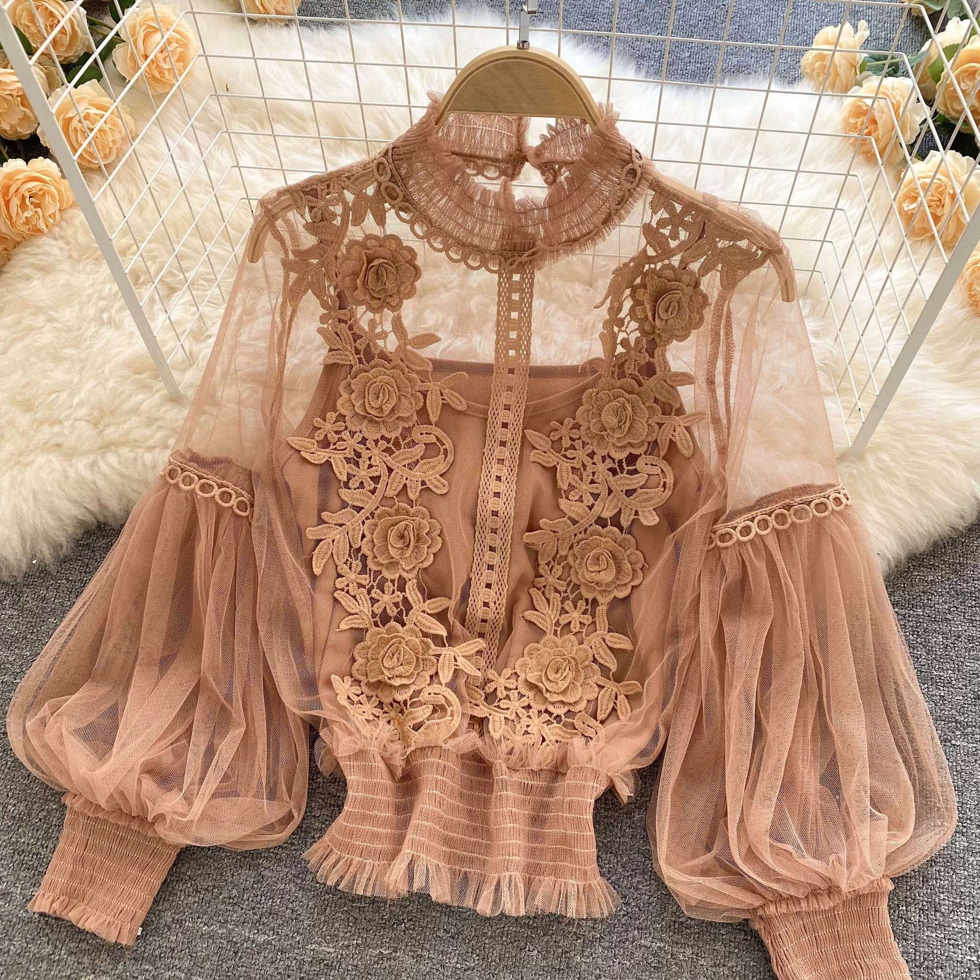 Blouse en Tulle avec Détails Brodés Priene